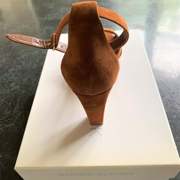 Manolo Blahnik; Unista Sandal - Picture 7 of 8